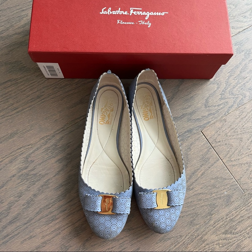 Authentic Salvatore Ferragamo blue Varina leather flats 8.5